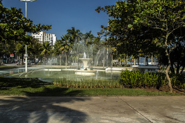Jardim da Praia e a fonte em Santos