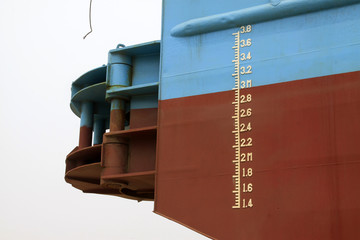 Obraz premium plimsoll mark on the ship