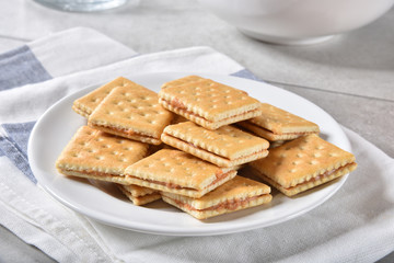 Peanut butter sandwich crackers