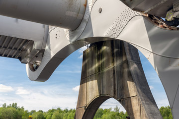 Detail Falkirk Wheel, rotating boat lift in Scotland which connects the Forth and Clyde Canal with...