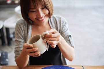 Making clay mug