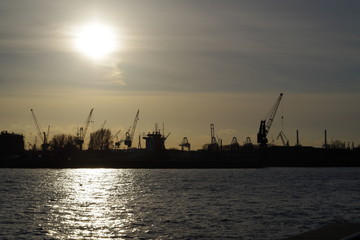 Fototapeta na wymiar Sonnenuntergang Hafen