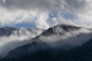 Fototapeta na wymiar Fog Lifting in Rocky Mountain National Park