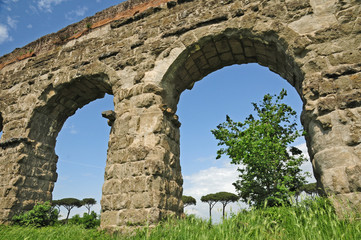 Roma, le rovine nel parco degli Acquedotti