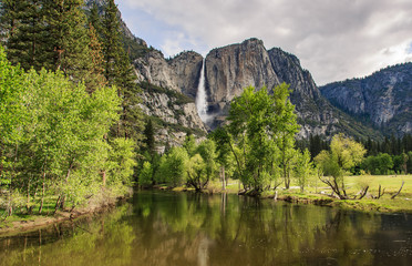 Yosemite with water fall and river