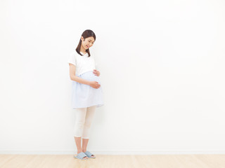 妊婦　笑顔