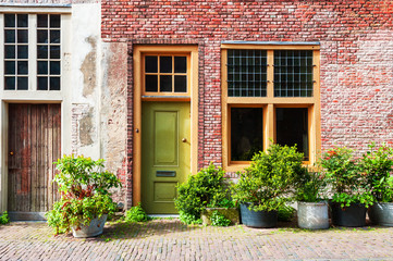 Fototapeta na wymiar Traditional dutch architecture in Leiden, Netherlands