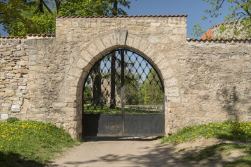 Fototapeta na wymiar gate to the castle
