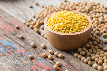 Dried peeled mungbean and peeled soybean