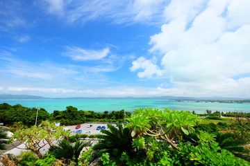 Fototapeta na wymiar Beautiful sunny day blue sky and white cloud view in Japan Okinawa