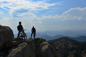 crazy cyclists adventures in the summit mountain