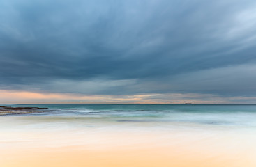 Fototapeta na wymiar Overcast Morning Seascape