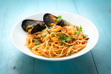 Spaghetti con sugo e cozze, Mediterranean food 