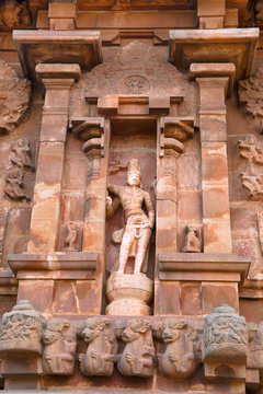 Shiva as Gangadhara, niche on northern wall, Brihadisvara Temple, Tanjore, Tamil Nadu