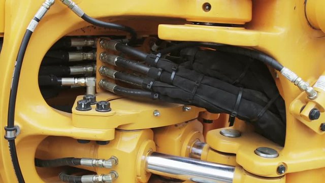 Hydraulic piston system for tractors, bulldozers, excavators. details of construction equipment