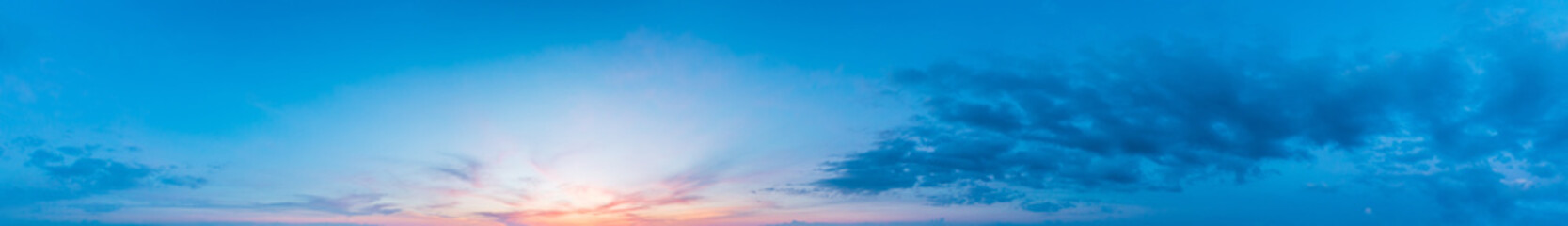 Obraz premium Colorful sunset twilight sky