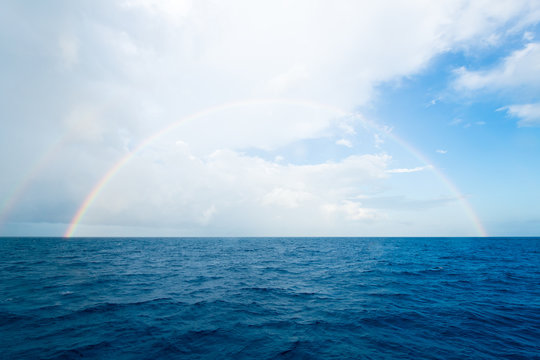 海の虹