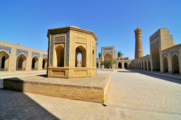 Fototapeta na wymiar Po-i-Kalyan mosque complex with The Kalyan minaret in Bukhara, Uzbekistan. 