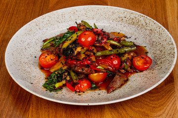 Beef with tomato