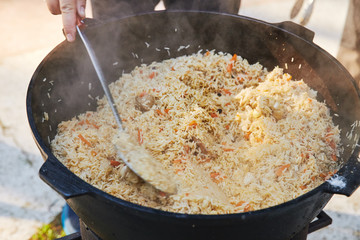Cook in a saucepan the Pilaf