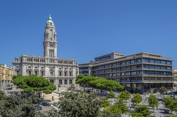 Ayuntamiento de Porto en la Plaza de la  Liberdade , Portugal 