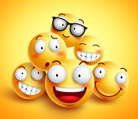 Obraz premium Smileys face vector design with group of cheerful happy friends of funny smileys with facial expressions in yellow background. Vector illustration. 