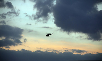 Fototapeta na wymiar helicóptero