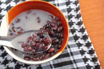  Sweet Sticky Rice and Black Beans in Coconut Milk