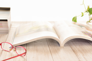 雑誌イメージ　カタログ　マガジン