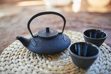 Obraz na płótnie Canvas Japanese teapot and cups