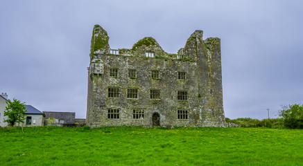 Fototapeta na wymiar The ruin of an Irish mansion in Burren