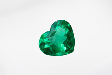 emerald heart jewelry and gemstone diamond 