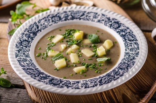 Potato mushrooms garlic soup