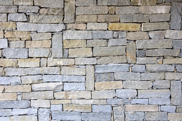 Mauer aus Natursteinen