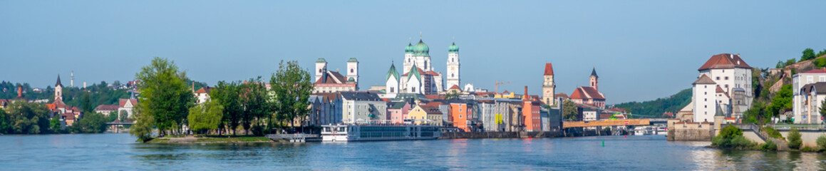 Fototapeta na wymiar Panorama der Dreiflüssestadt Passau