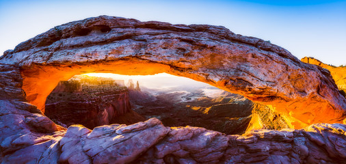 Obraz na płótnie Canvas Mesa arch,Canyonland National park when sunrise,Moab,Utah,usa..