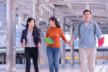 Obraz premium Asian students studying at university Student.