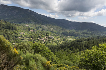 Fototapeta na wymiar Typische Berglandschaft in der Ardeche, Frankreich