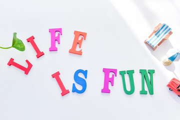 アルファベット　英語　「人生は楽しい」