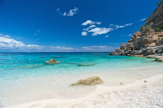 Strand Cala Mariolu auf Sardinien, Italien