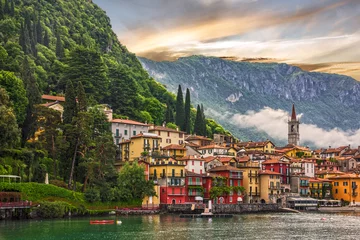 Plaid avec motif Ville sur leau Lac de Côme, ville de Varenna vue sunsrt, Italie, Lombardie