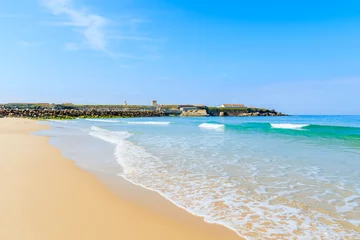 Photo sur Plexiglas Plage de Bolonia, Tarifa, Espagne View of idyllic sandy Tarifa beach with sea waves, Andalusia, Spain