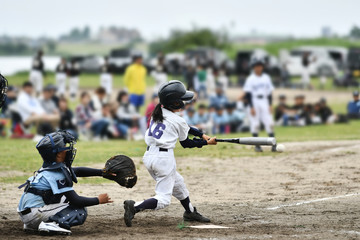女の子の野球