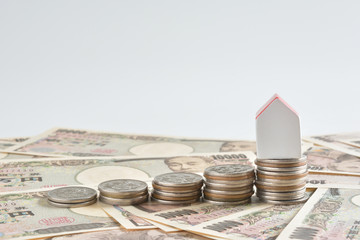 白い家　増える硬貨　

