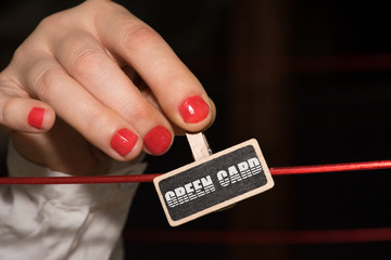 Eine Frau und eine Green Card