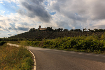 Fototapeta na wymiar Weingut und Landschaft in der Toskana, Italien