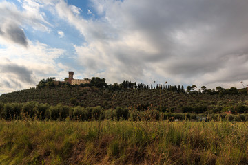 Fototapeta na wymiar Weingut und Landschaft in der Toskana, Italien