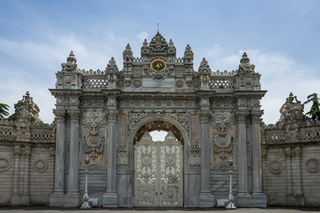Fototapeta na wymiar The entrance to the Dolmabahce Palace in Istanbul, Turkey.