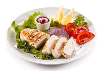 Grilled chicken fillet and vegetables