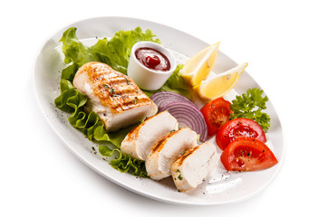 Grilled chicken fillet and vegetables